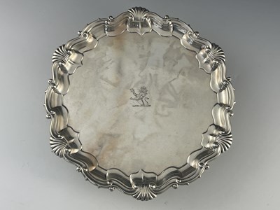Lot 24 - An Edwardian silver salver, Goldsmiths and...