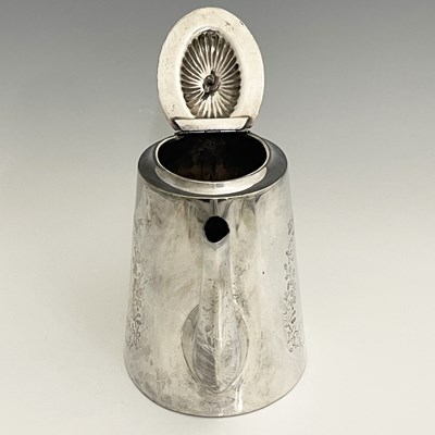 Lot 1 - A group of plated items to include a...