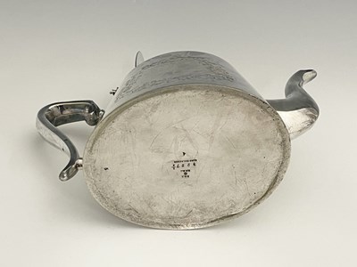 Lot 1 - A group of plated items to include a...