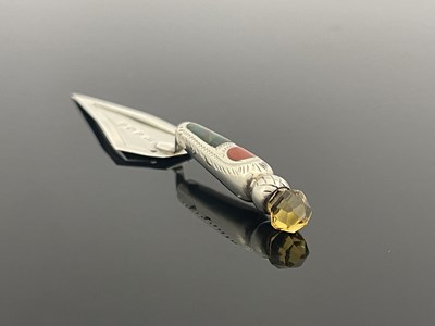 Lot 137 - A George V novelty silver bookmark or page...