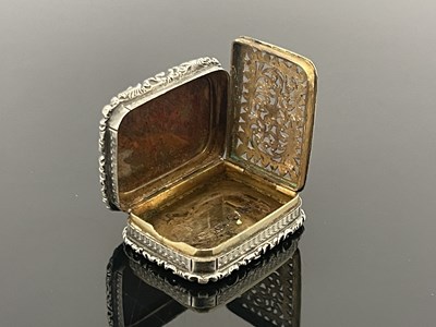 Lot 91 - Nathaniel Mills. A William IV silver and agate...