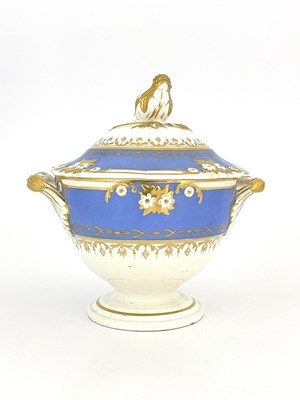 Lot 985 - A Bloor Derby sauce tureen and cover, circa...