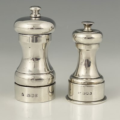 Lot 470 - An Elizabeth II silver mounted pepper grinder,...