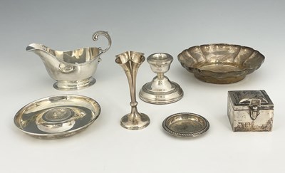 Lot 221 - A group of hallmarked silver to include a...