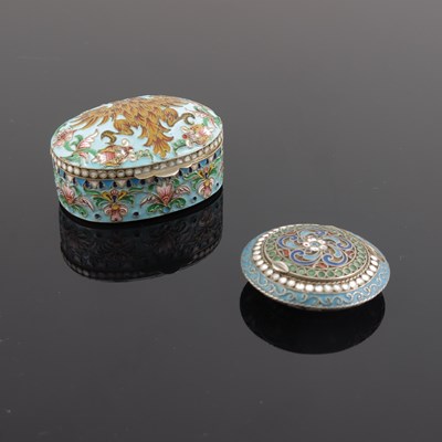 Lot 22 - A Russian silver cloisonne enamel pill box, of...
