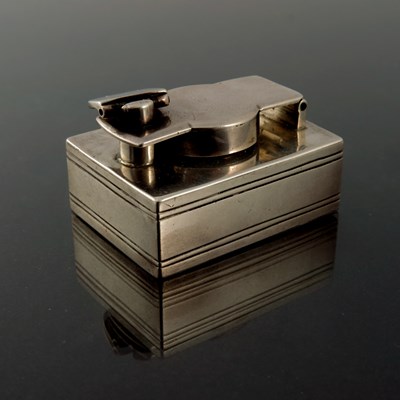 Lot 87 - A George III silver travelling inkwell, Henry...