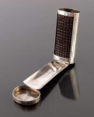 Lot 88 - A George III articulated silver nutmeg grater,...