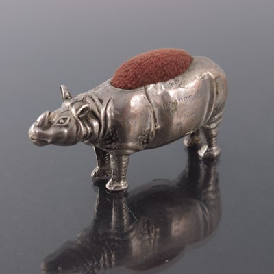 Lot 162 - An Edwardian novelty silver pin cushion,...
