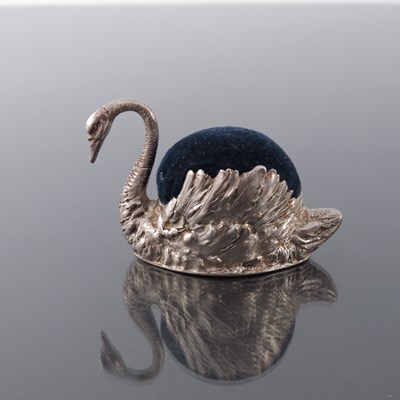 Lot 168 - A Continental novelty Hanau silver pin cushion,...