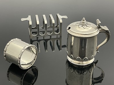 Lot 58 - A George V silver mustard pot, Fattorini and...