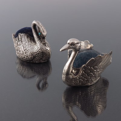 Lot 170 - An Edwardian novelty silver pin cushion, Levi...