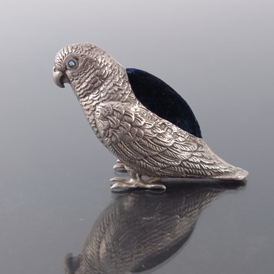 Lot 184 - An Edwardian novelty silver pin cushion, Adie...