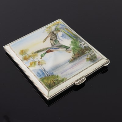 Lot 203 - A George VI silver square powder compact, the...