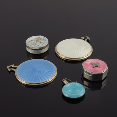 Lot 234 - A Continental silver pill box, the lid...