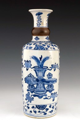 Lot 445 - A Chinese blue and white vase, Kangxi,...