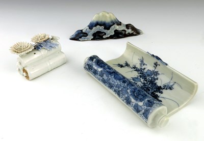 Lot 458 - Three items of Japanese Hirado porcelain,...