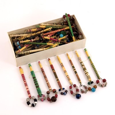 Lot 574 - An assorted collection of 19th Century bone...