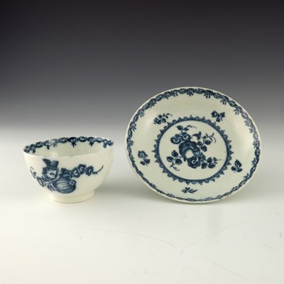 Lot 1146 - A Worcester blue and white tea bowl and saucer,...