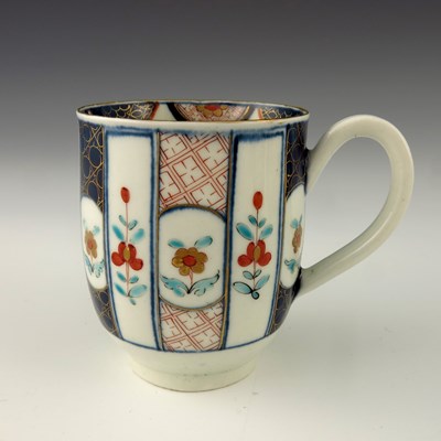 Lot 1153 - A Worcester Imari coffee cup, circa 1775,...