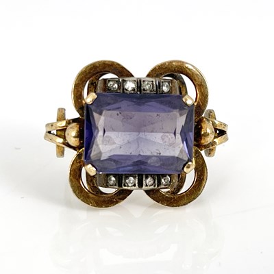 Lot 39 - A yellow gold synthetic sapphire and white...