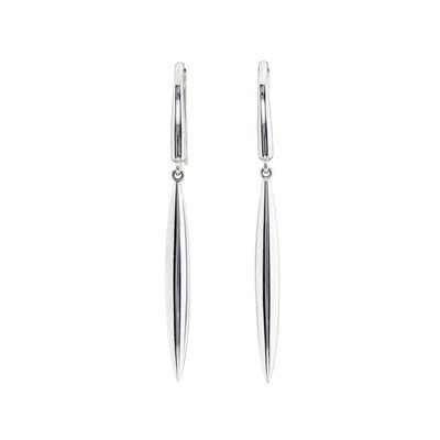 Lot 140 - Tiffany & Co., a pair of 18ct gold Feather drop earrings