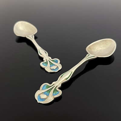 Lot 100 - Kate Harris for William Hutton, a pair of Arts...