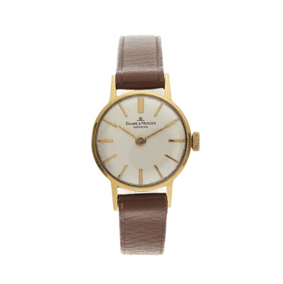 Lot 230 - Baume & Mercier, an 18ct gold manual wind wrist watch
