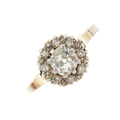 Lot 96 - An early 20th century 18ct gold diamond cluster ring
