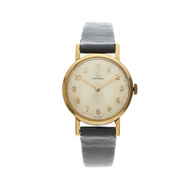 Lot 231 - Omega, an 18ct gold gold manual wind wrist watch