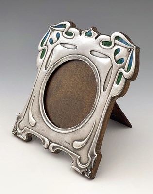 Lot 76 - Kate Harris for William Hutton, an Arts and...