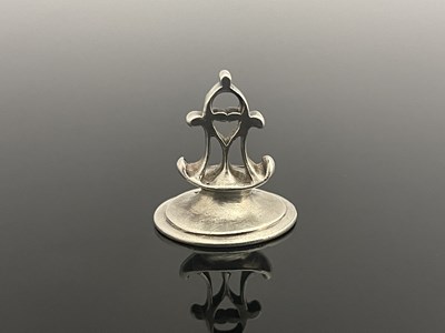 Lot 184 - A George III silver fob seal, the matrix with...