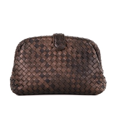 Lot 286 - Bottega Veneta, a The Lauren 1980 clutch,...