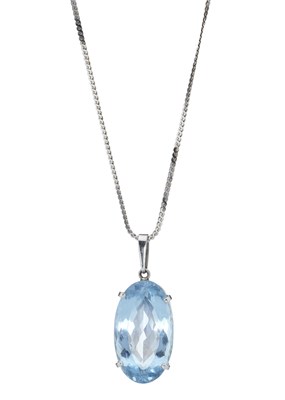 Lot 76 - A set of 18ct gold aquamarine jewellery