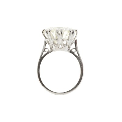 Lot 91 - An impressive 18ct gold diamond single-stone ring, of 7.21ct