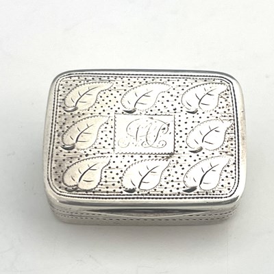 Lot 31 - A George III silver vinaigrette, of rounded...