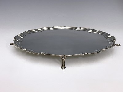 Lot 213 - A George V silver salver, modelled in the...
