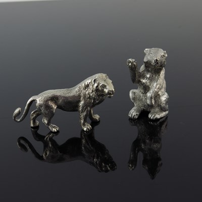 Lot 70 - An Edwardian silver novelty figure of a lion,...