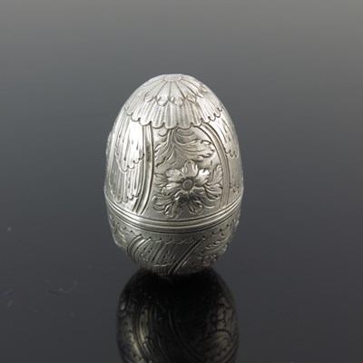 Lot 92 - An eighteenth-century silver nutmeg grater, of...