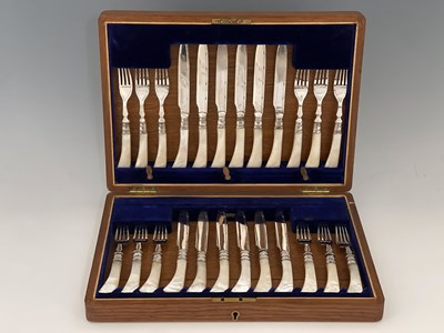 Lot 7 - An early twentieth-century twelve-place...