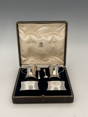 Lot 41 - Hunt & Roskell Ltd 
A cased silver condiment...