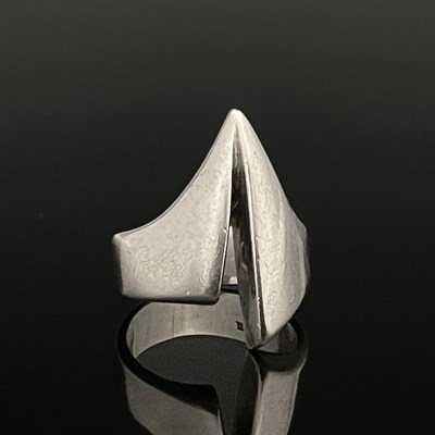 Lot 61 - Ernest Blyth for George Tarratt, a Modernist...