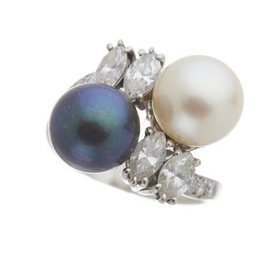 Lot 92 - A cultured pearl two-stone and diamond crossover ring
