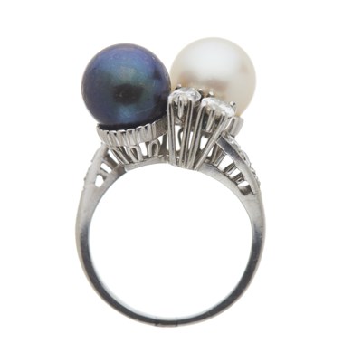 Lot 92 - A cultured pearl two-stone and diamond crossover ring