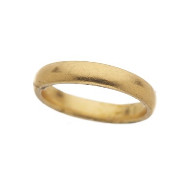 Lot 71 - An Art Deco 22ct gold wedding band ring