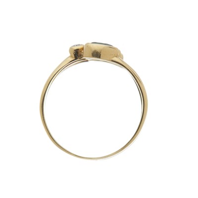 Lot 31 - An 18ct gold emerald and diamond dress ring