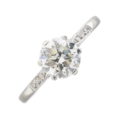 Lot 86 - An Art Deco platinum diamond single-stone ring
