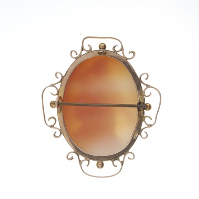 Lot 75 - Two gold shell cameo brooches