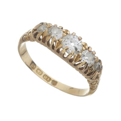 Lot 12 - A Edwardian 18ct gold diamond five-stone ring