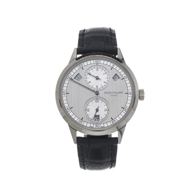 Lot 221 - Patek Philippe, an 18ct gold Annual Calendar Regulator wrist watch