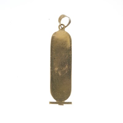 Lot 80 - An 18ct gold Egyptian cartouche pendant